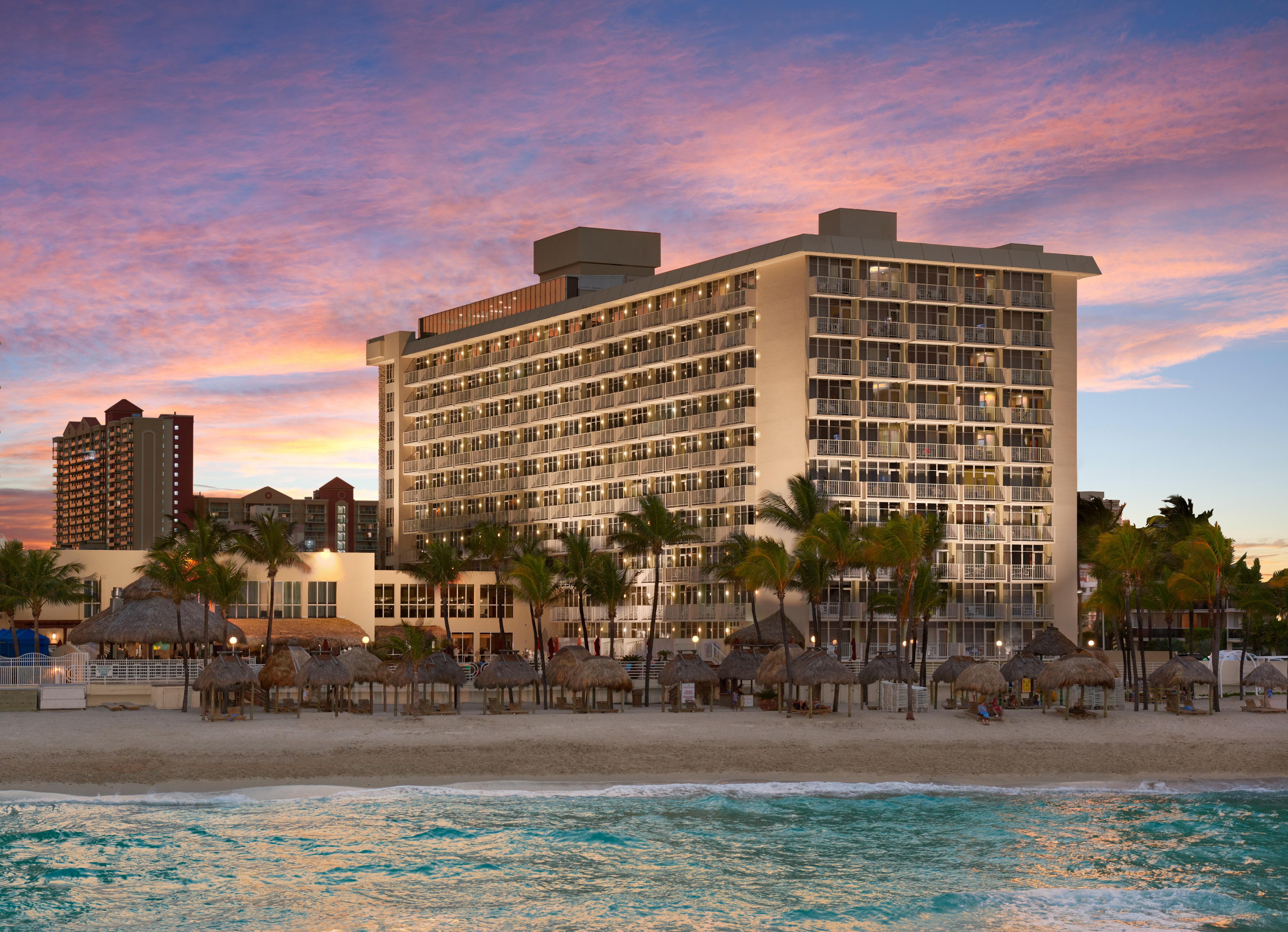 Newport Beachside Hotel & Resort Sunny Isles Beach Eksteriør billede