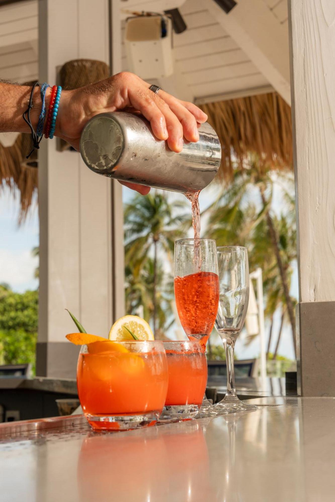 Newport Beachside Hotel & Resort Sunny Isles Beach Eksteriør billede