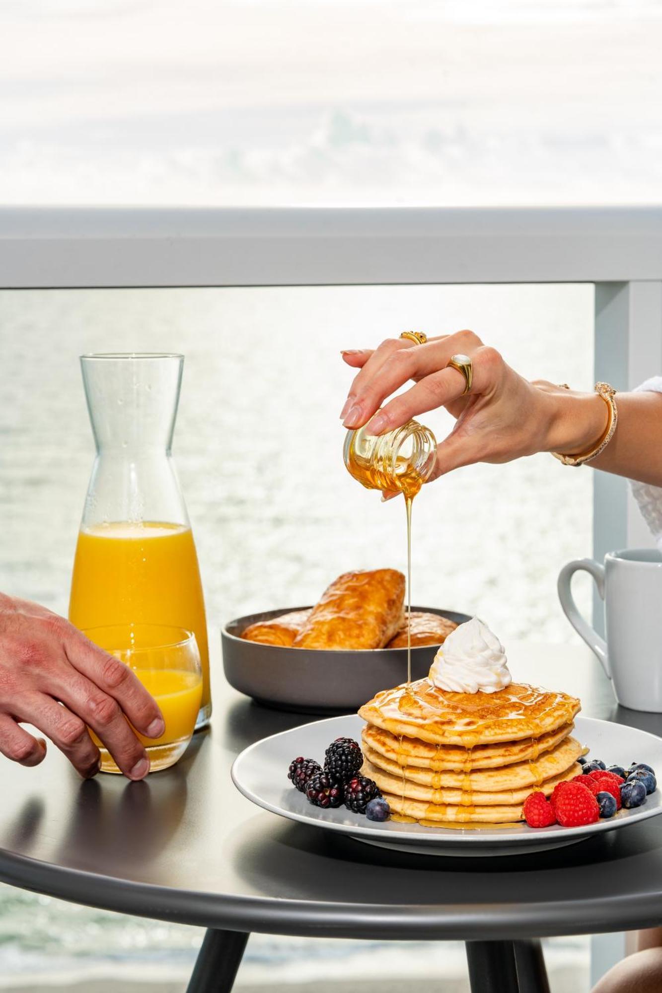 Newport Beachside Hotel & Resort Sunny Isles Beach Eksteriør billede